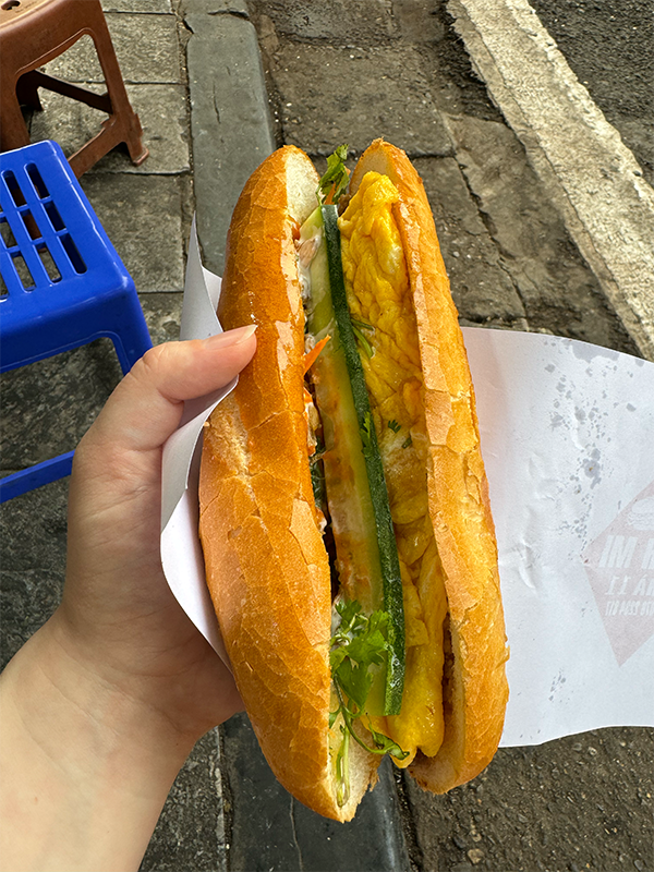 banh-mi-pate-must-eat-in-hanoi