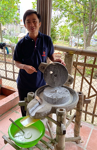 cooking-class-in-hoian-rice-milk