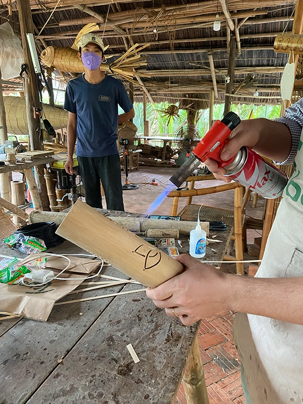 crafting-a-bamboo-lamp-flaming-the-design