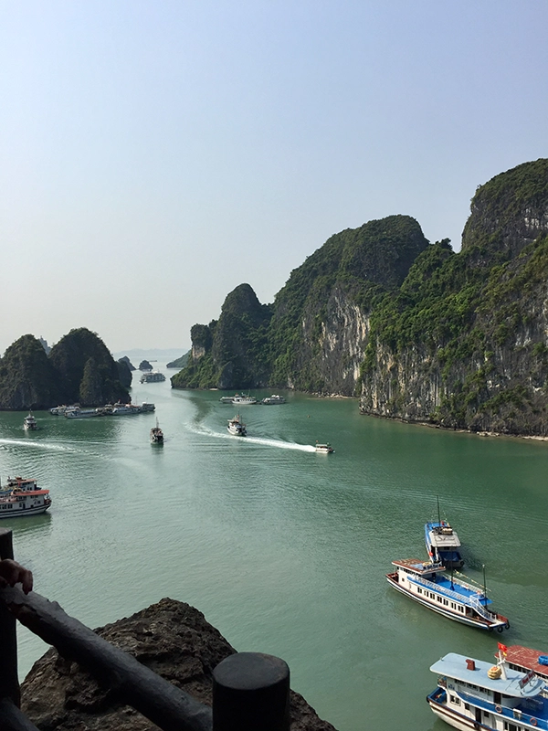 cruise-ships-at-ha-long-bay