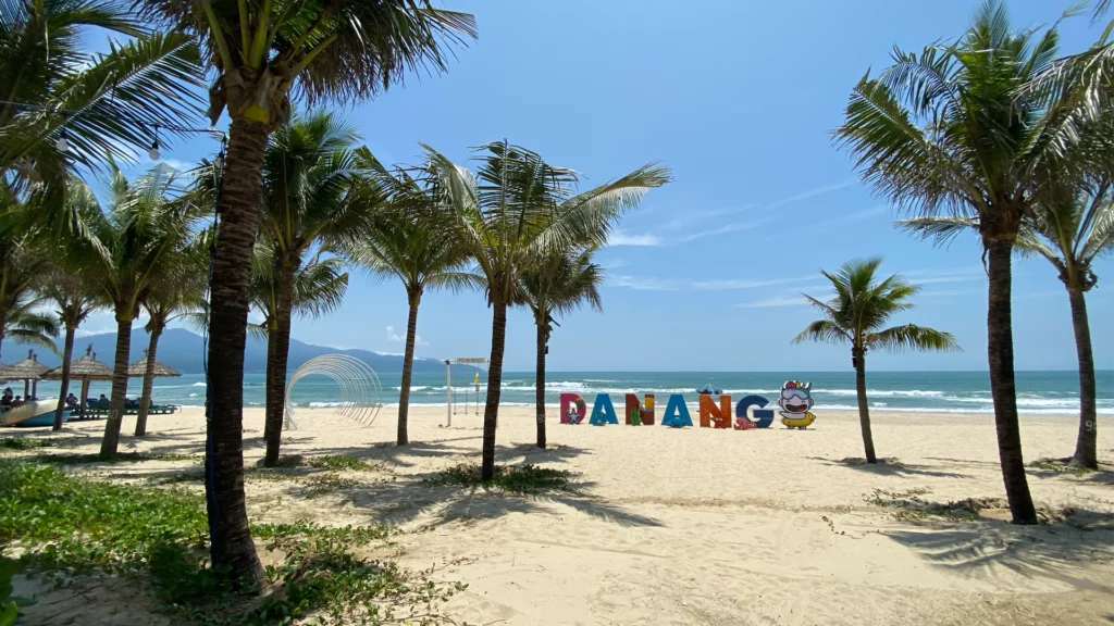 two-sides-of-da-nang-my-khe-beach-danang