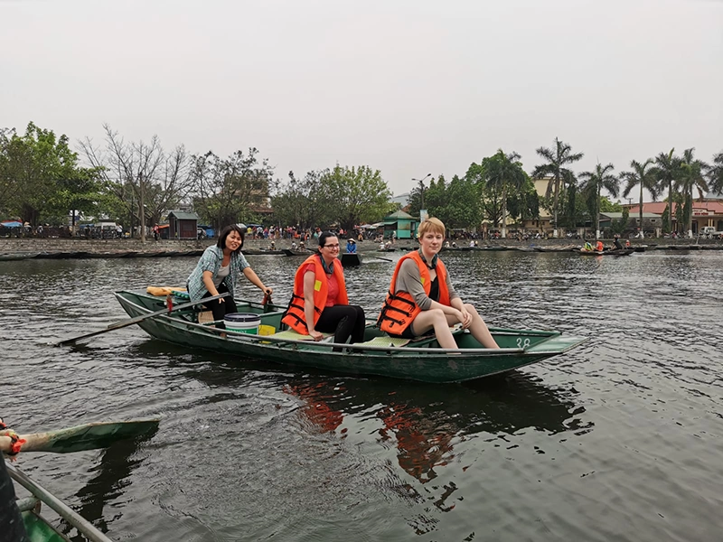 sampan-tam-coc-ninh-binh