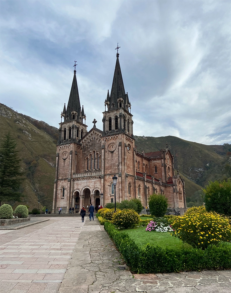 basilica-of-covadonga-visit-asturias