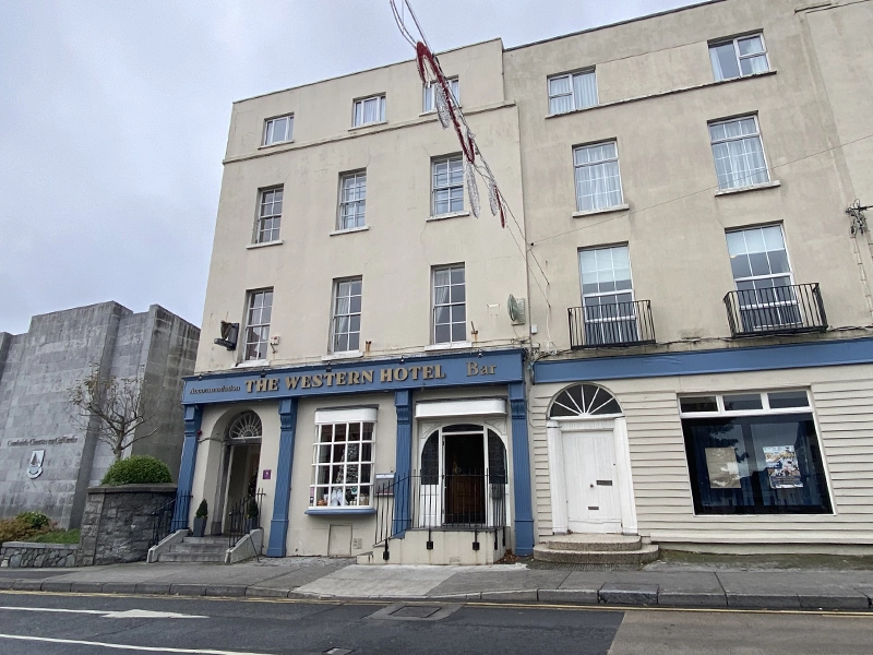 staying-in-ireland-on-a-budget-western-hotel-galway