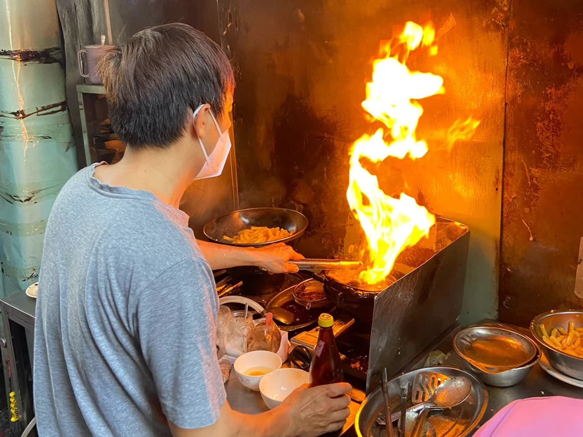 breakfast-food-tour-in-saigon