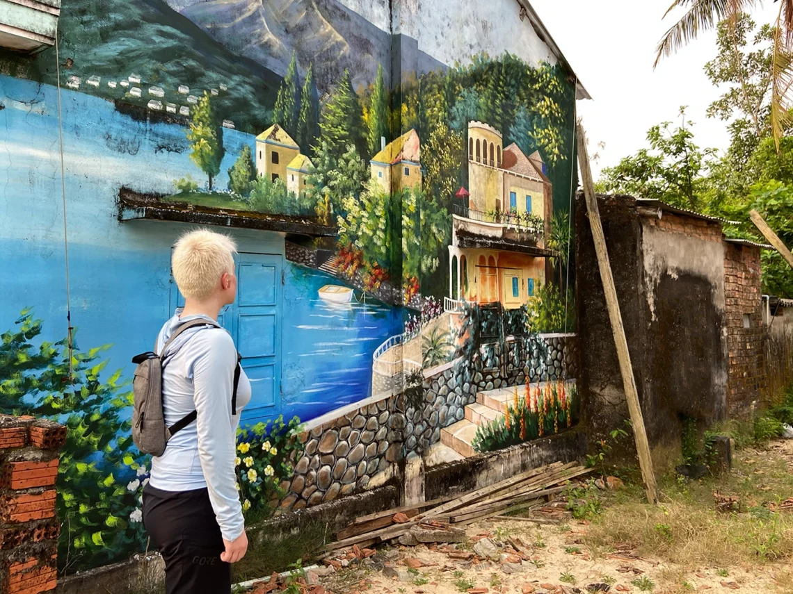 tam-thanh-mural-village