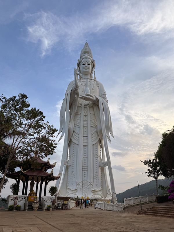 maitreya-statue-linh-an-pagoda