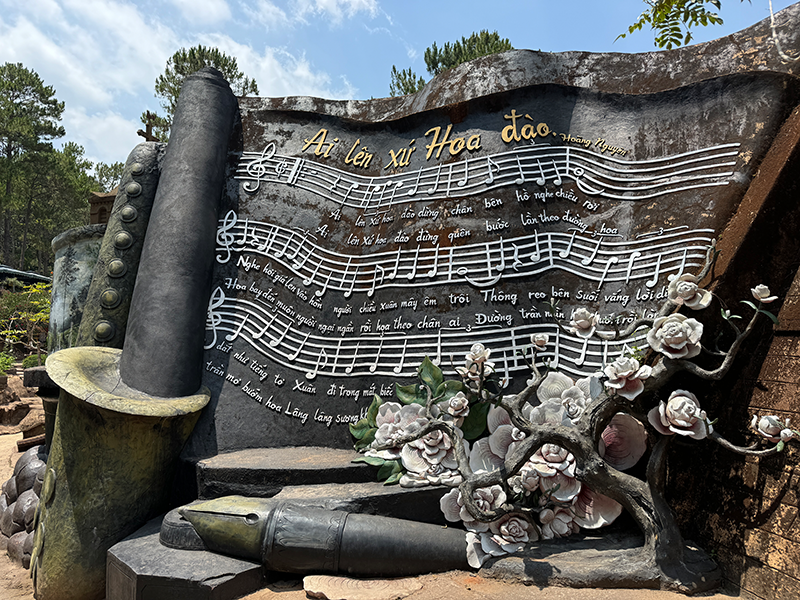 classical-music-claytunnel-dalat