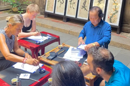 vietnamese-calligraphy-class-in-hoi-an