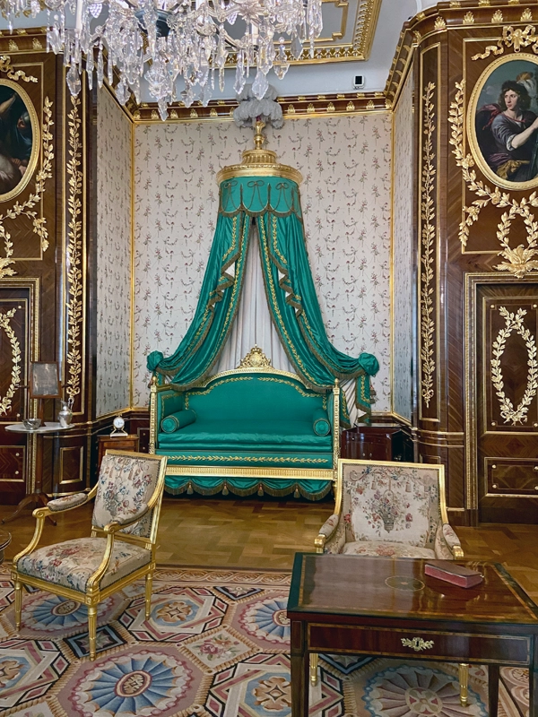 royal-castle-warsaw-bedroom