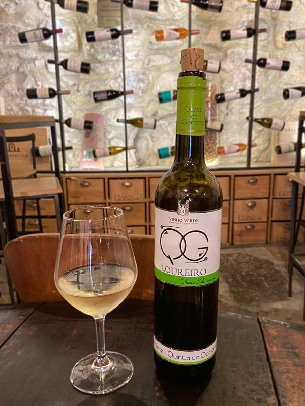 long-weekend-in-lisbon-foodtour-vino-verde