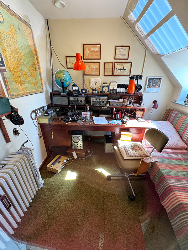 amateur-radio-station-1970