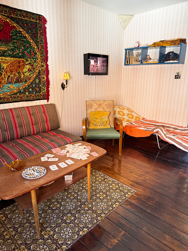 shared-migrant-workers-livingroom-1970