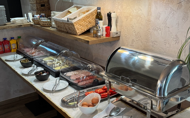 local-food-breakfast-hotel-vladimir