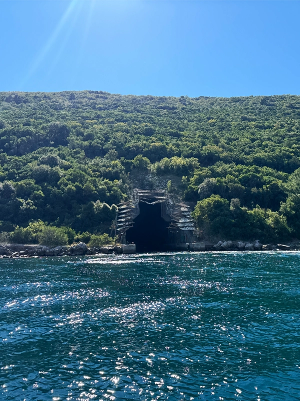 submarine-tunnel-inside-mountain-montnegro