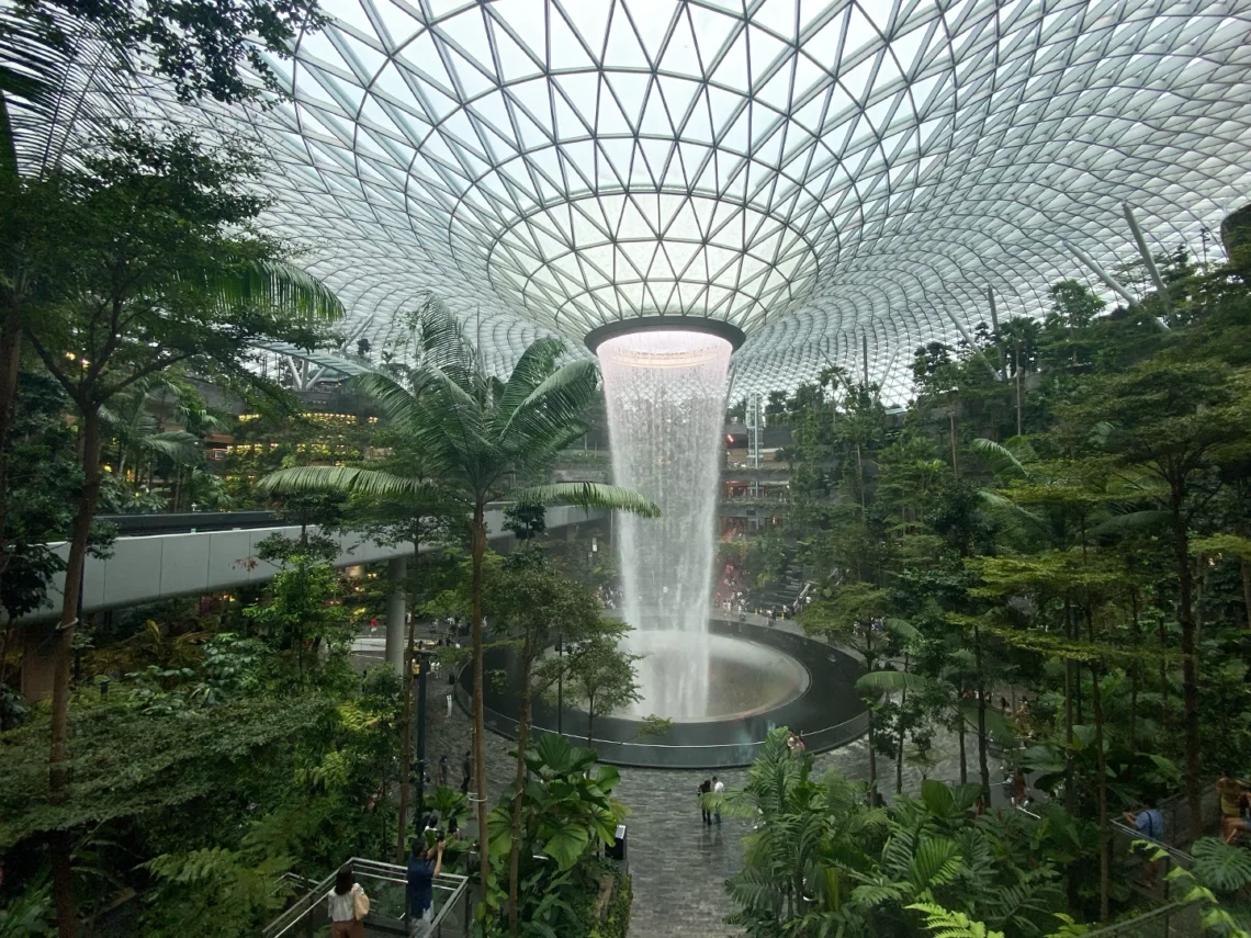 24-hours-changi-airport-singapore