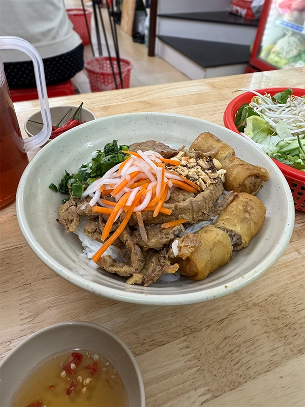 bun-thit-nuong-hoang-van