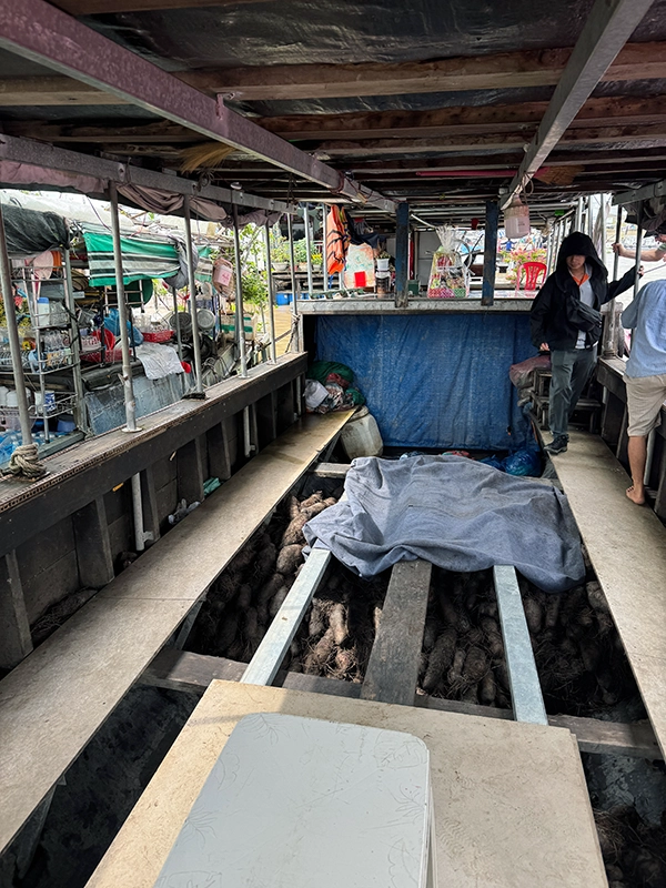 merchant-boat-mekong-delta