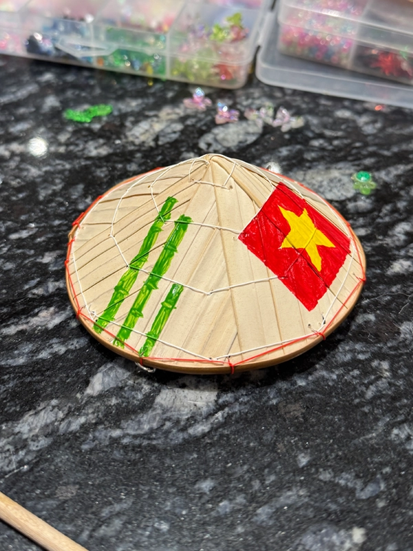 vietnam-themed-conical-hat-keychain