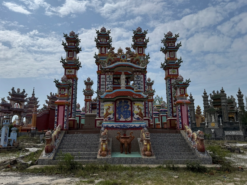 An-Bằng-Cemetery-Hue