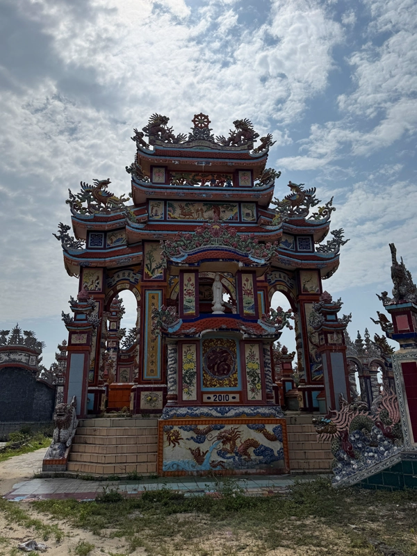 an-bang-cemetery-city-of-ghosts