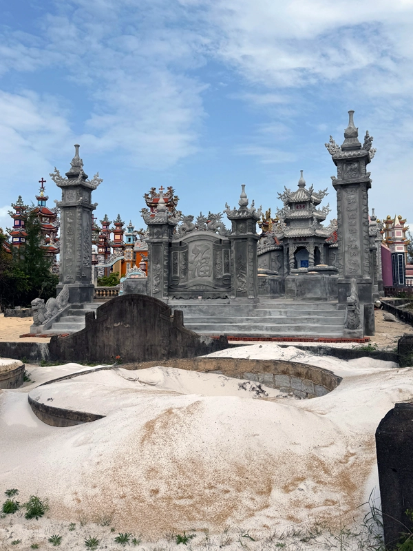 an-bang-cemetery-hue
