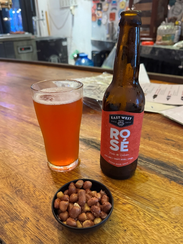 east-west-rose-the-cham-craft-beer-and-whisky