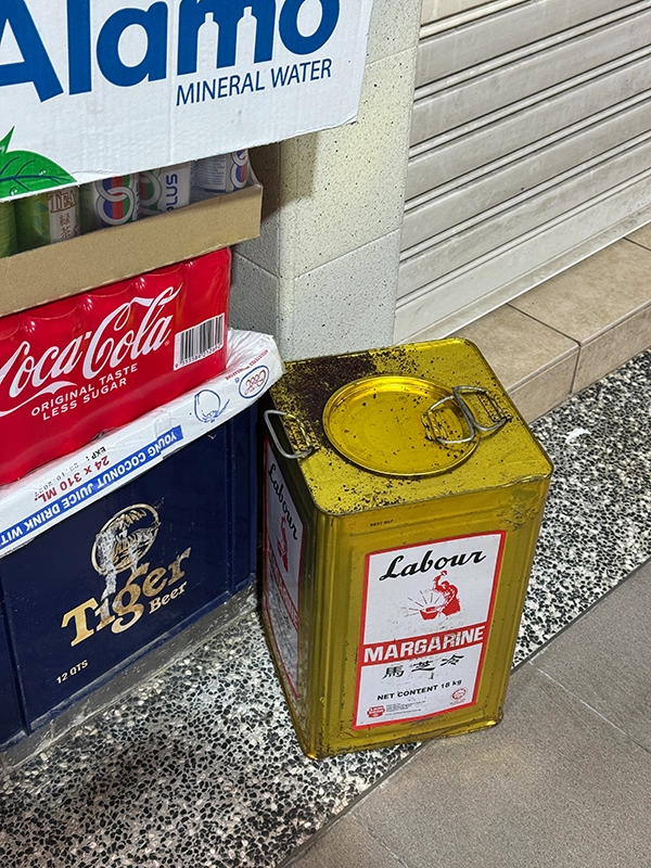 hua-ling-hng-coffee-stall-storage