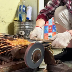 knife-making-workshop-in-hanoi