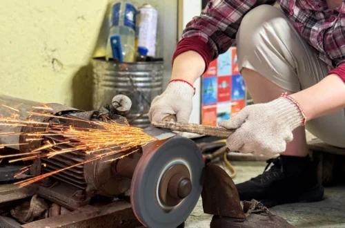 knife-making-workshop-in-hanoi