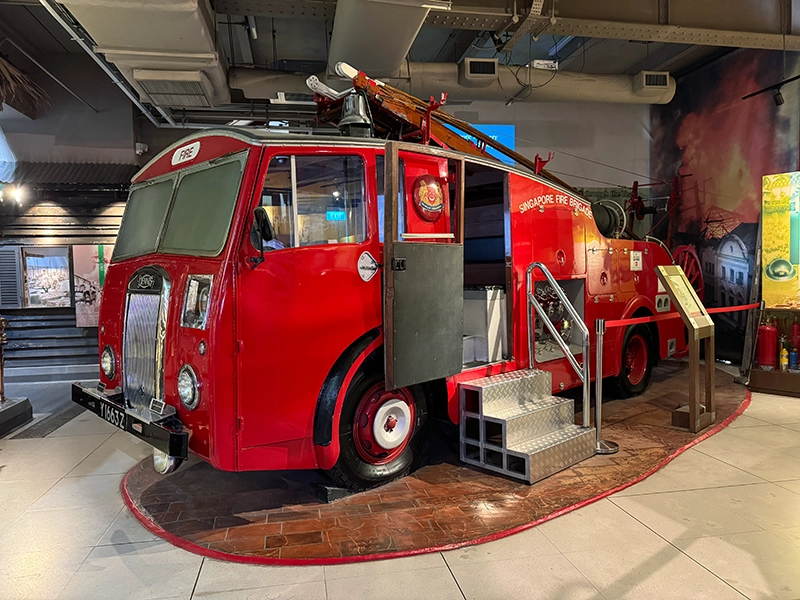 old-fire-engine-singapore