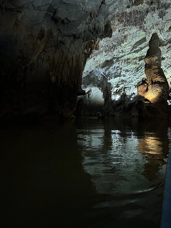 phong-nha-cave-by-boat