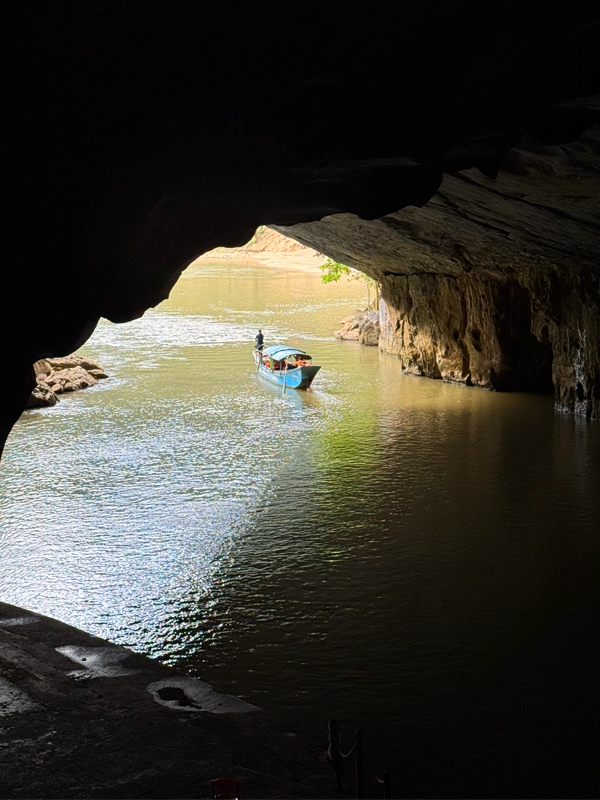 phong-nha-cave-entrance