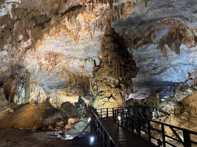 phong-nha-ke-bang-national-park-paradise-cave