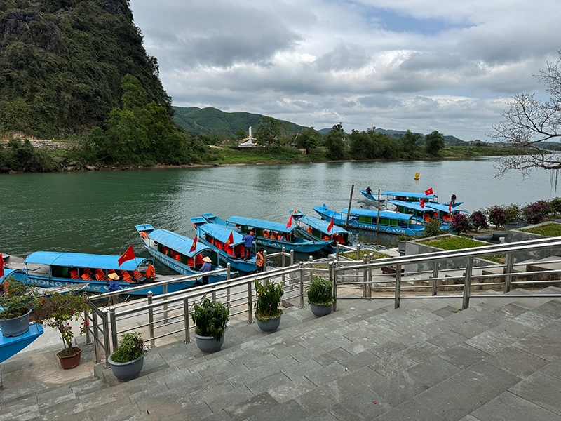 phong-nha-pier