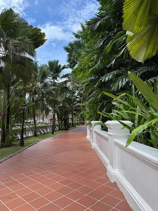 street-to-raffles-hotel-singapore