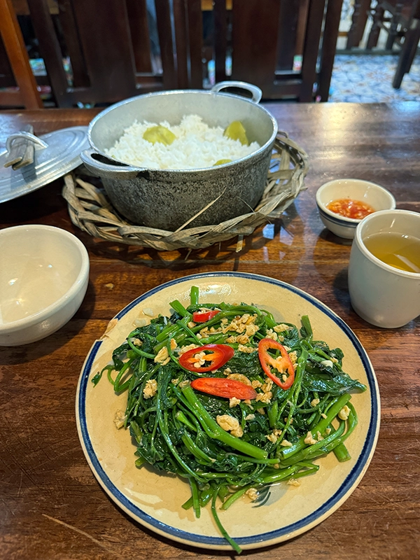 subsidized-rice-meal-dong-hoi