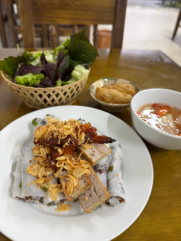 traditional-steamed-rice-rolls-dong-hoi