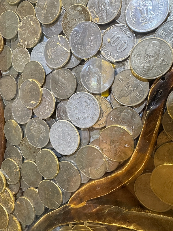 one-dong-lucky-coin-tree-cso-gallery-hoian