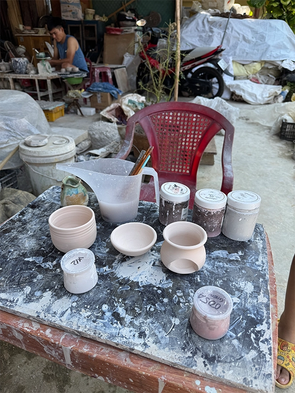 setup-for-glazing-pottery