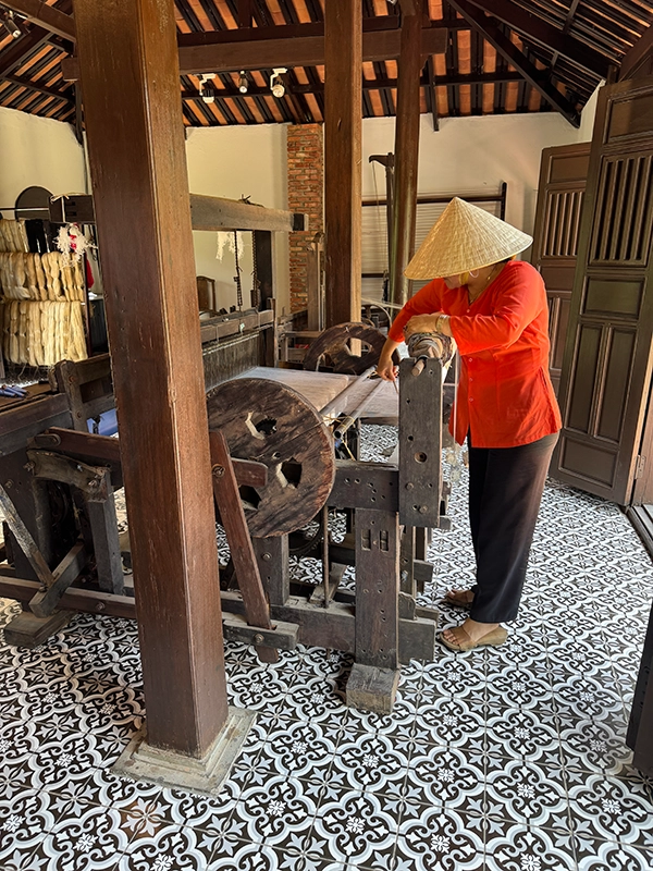 weaving-silk