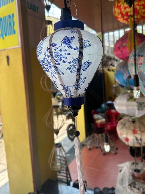 chinese-porcelain-hoi-an-lantern-2026
