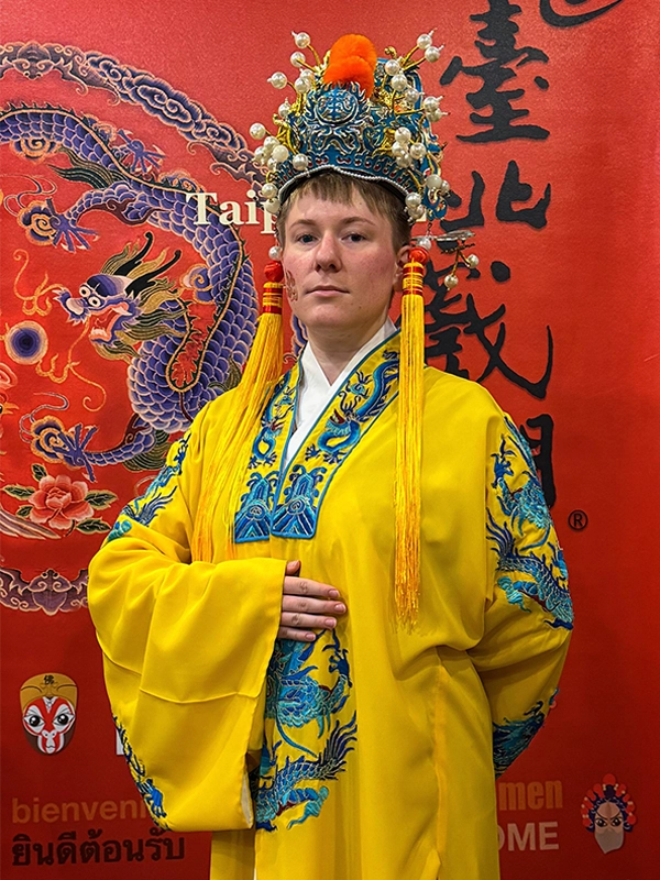 costume-photo-op-taipei-eye