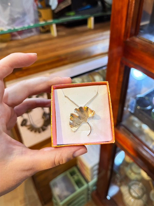 lotus-leaf-jewellery-souvenirs-hoi-an
