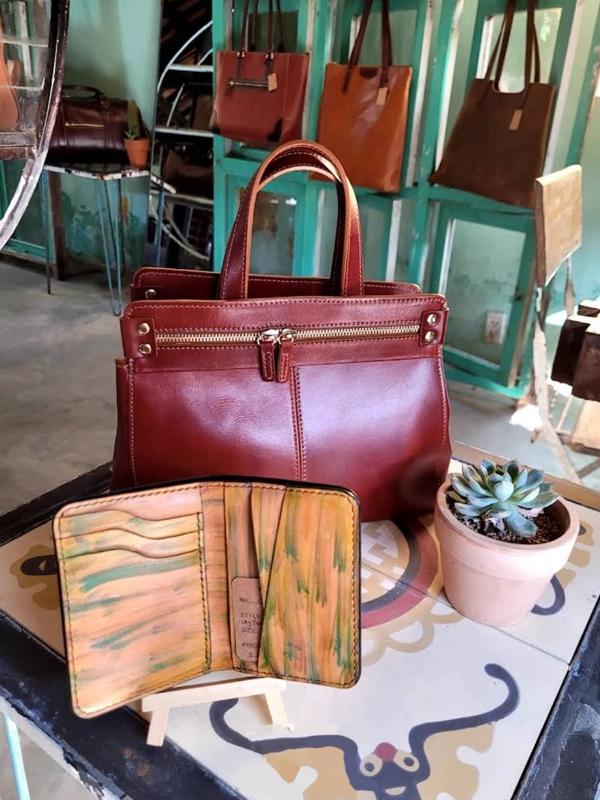 meadows-handmade-leather-souvenirs-hoian