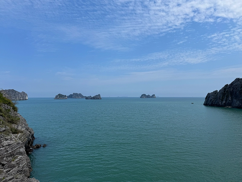 view-lan-ha-bay-rock-trail