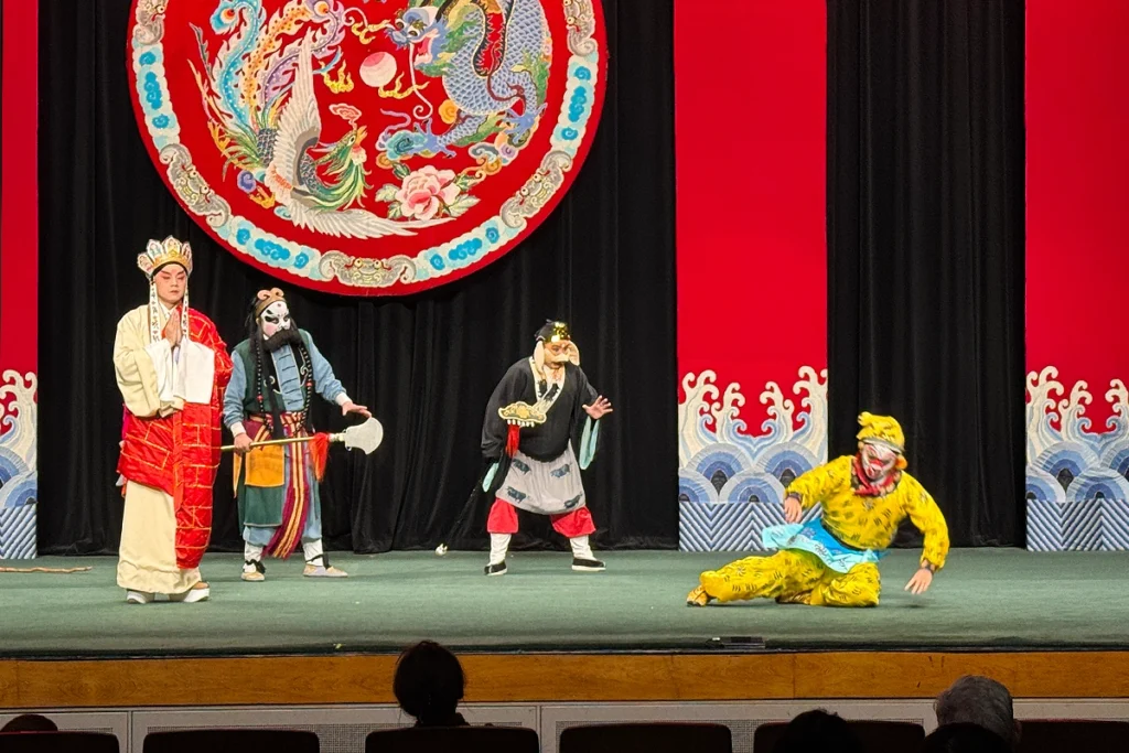 monk-tang-punishes-monkey-king