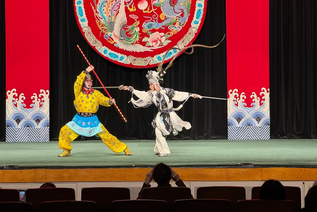 monkey-king-fights-white-bone-demon