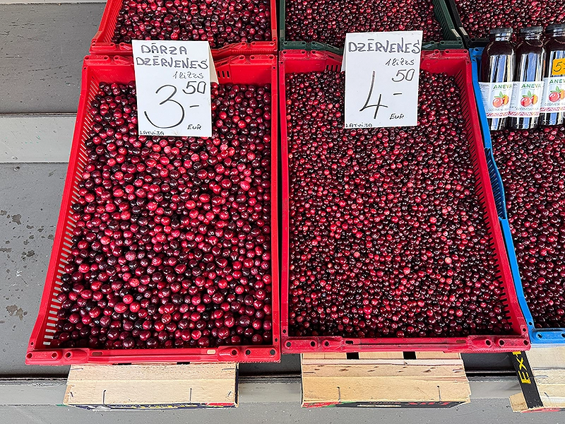 cranberries-riga-central-market