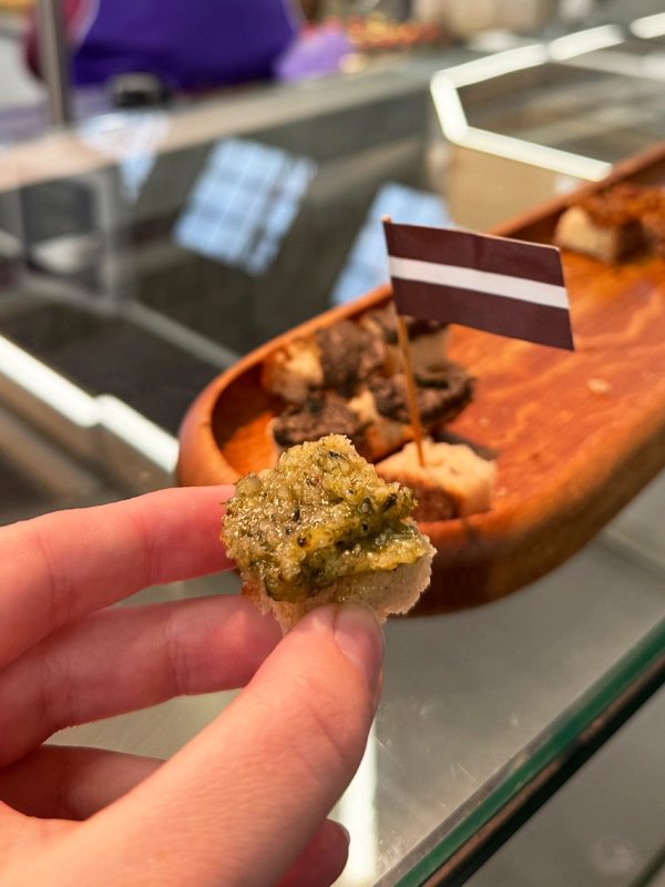 hemp-seed-pesto-basil-tasting